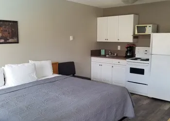 Osoyoos Lakeview Inn & Suites hotel thumbnail 6