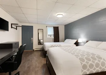 Howard Johnson by Wyndham Grande Prairie hotel thumbnail 5