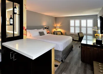 Hotel Indigo Napa Valley by IHG hotel thumbnail 5