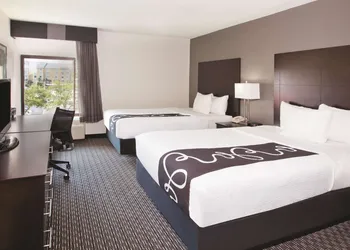 La Quinta Inn & Suites by Wyndham Charleston Riverview hotel thumbnail 7