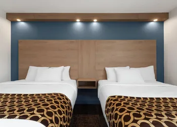 Travelodge by Wyndham Blairmore hotel thumbnail 6