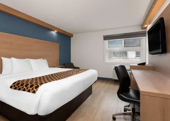Travelodge by Wyndham Blairmore hotel thumbnail 8