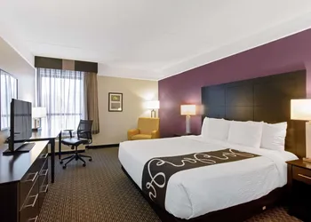 La Quinta Inn & Suites by Wyndham Boston-Andover hotel thumbnail 6
