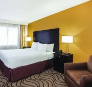 La Quinta Inn & Suites by Wyndham Carlsbad - Legoland Area hotel detail image 3