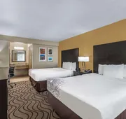 La Quinta Inn & Suites by Wyndham Carlsbad - Legoland Area hotel detail image 4