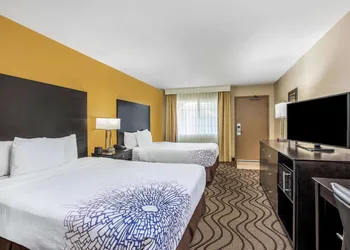 La Quinta Inn & Suites by Wyndham Carlsbad - Legoland Area hotel thumbnail 5