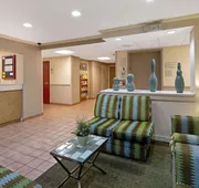 La Quinta Inn & Suites by Wyndham Sawgrass hotel detail image 3