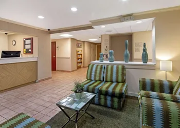 La Quinta Inn & Suites by Wyndham Sawgrass hotel thumbnail 3