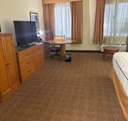 La Quinta Inn & Suites by Wyndham Sawgrass hotel detail image 5