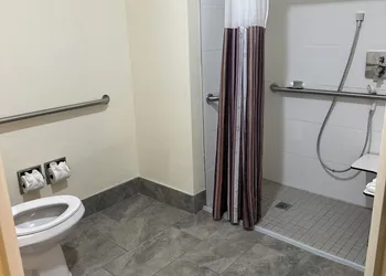 La Quinta Inn & Suites by Wyndham Sawgrass hotel thumbnail 6