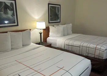 La Quinta Inn & Suites by Wyndham Sawgrass hotel thumbnail 7