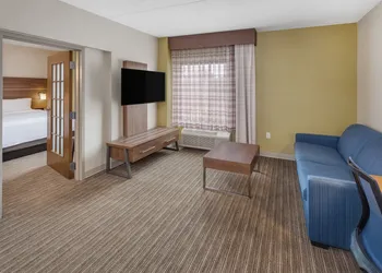 Holiday Inn Express Hotel & Suites Providence-Woonsocket by IHG hotel thumbnail 7