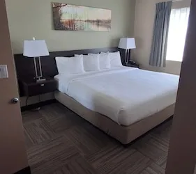 Island Suites hotel thumbnail 5