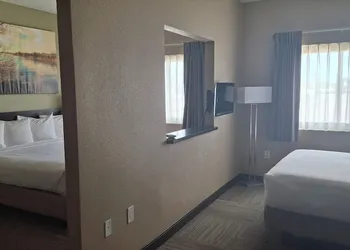 Island Suites hotel thumbnail 7