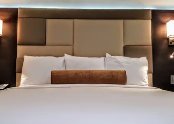 Hotel Xilo Glendale hotel thumbnail 4