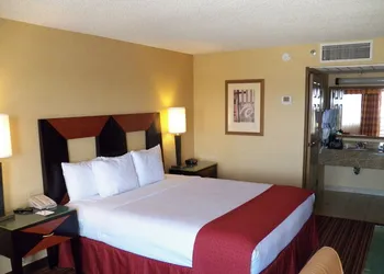 Ramada by Wyndham San Diego National City hotel thumbnail 7