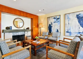 Waters Edge Hotel hotel thumbnail 4