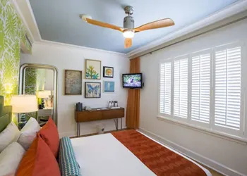 Circa 39 Miami Beach hotel thumbnail 7