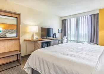 Holiday Inn Miami - International Airport by IHG hotel thumbnail 3