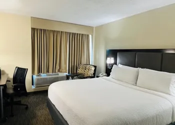 Holiday Inn Miami - International Airport by IHG hotel thumbnail 6