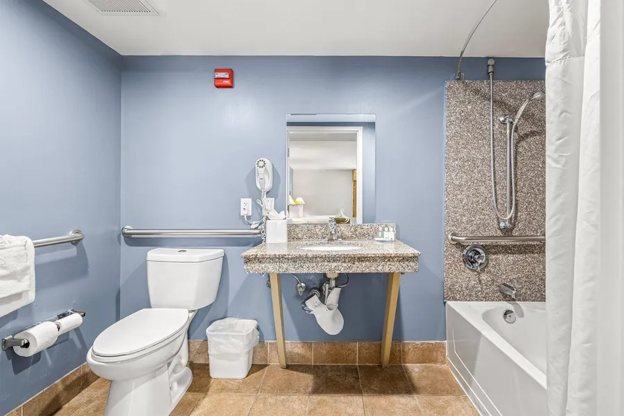 Quality Inn & Suites Tampa near Fairgrounds and Casino hotel detail image 6