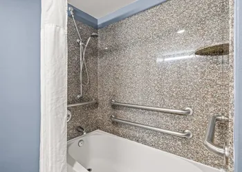 Quality Inn & Suites Tampa near Fairgrounds and Casino hotel thumbnail 7