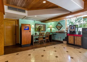 Castle Bamboo Waikīkī Hotel hotel thumbnail 2