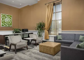 DoubleTree by Hilton Chicago O'Hare Airport - Rosemont hotel thumbnail 3