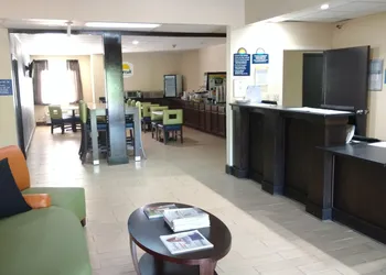 Days Inn by Wyndham Ashland hotel thumbnail 4