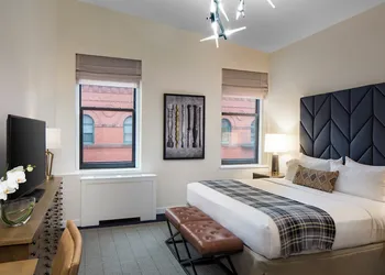 Hotel Indigo Boston Garden by IHG hotel thumbnail 4