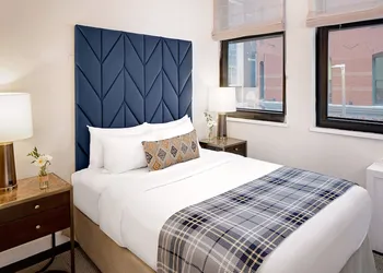 Hotel Indigo Boston Garden by IHG hotel thumbnail 7
