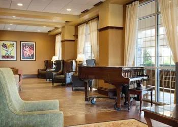 Chateau On The Lake Resort Spa and Convention Center hotel thumbnail 4