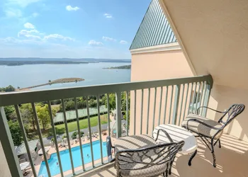 Chateau On The Lake Resort Spa and Convention Center hotel thumbnail 7