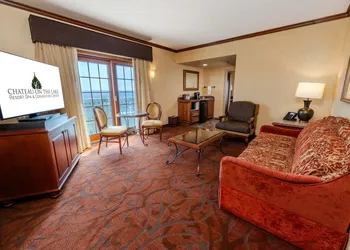 Chateau On The Lake Resort Spa and Convention Center hotel thumbnail 8