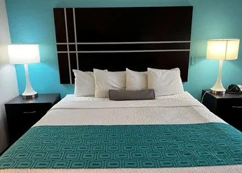 Howard Johnson by Wyndham Houston Heights/Downtown hotel thumbnail 7