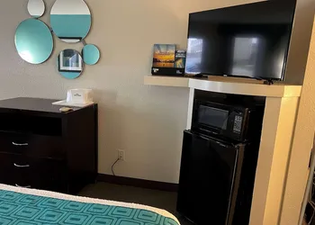 Howard Johnson by Wyndham Houston Heights/Downtown hotel thumbnail 8