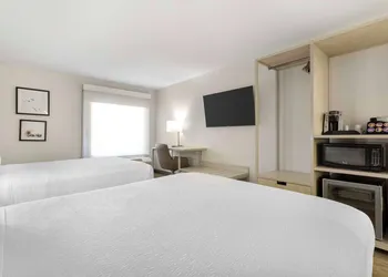 Best Western Plus Sugar Land/Stafford hotel thumbnail 5