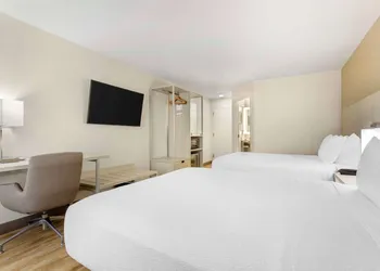 Best Western Plus Sugar Land/Stafford hotel thumbnail 7