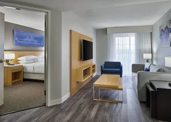 Delta Hotels by Marriott Norfolk Airport hotel thumbnail 6