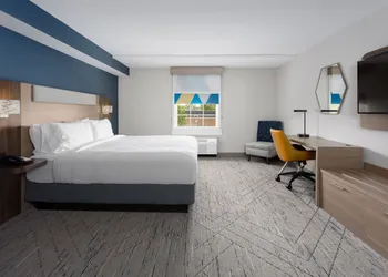 Holiday Inn Express & Suites Williamsburg by IHG hotel thumbnail 4