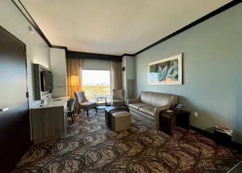 Gila River Resorts & Casinos – Wild Horse Pass hotel thumbnail 4