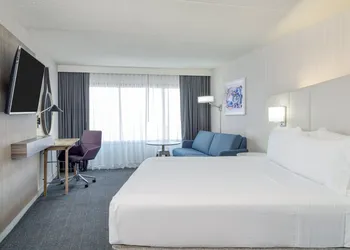 Crowne Plaza Indianapolis-Airport by IHG hotel thumbnail 4