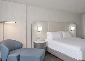 Crowne Plaza Indianapolis-Airport by IHG hotel thumbnail 6
