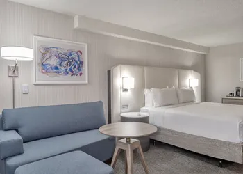 Crowne Plaza Indianapolis-Airport by IHG hotel thumbnail 7