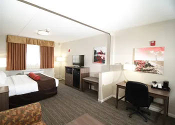 Best Western Plus Sandusky Hotel & Suites hotel thumbnail 7
