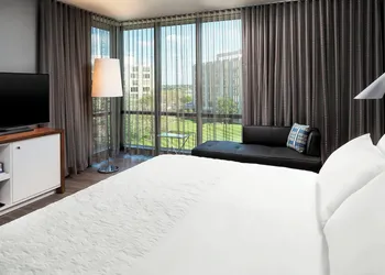 Le Méridien Chicago - Oakbrook Center hotel thumbnail 4