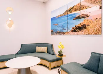 Waikiki Malia hotel thumbnail 2