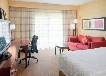 Courtyard by Marriott Chicago Naperville hotel thumbnail 7