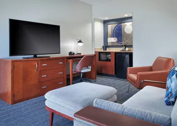 Courtyard by Marriott Chicago Highland Park/Northbrook hotel thumbnail 8