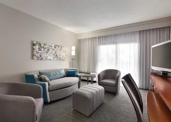 Courtyard by Marriott Fort Myers Cape Coral hotel thumbnail 5
